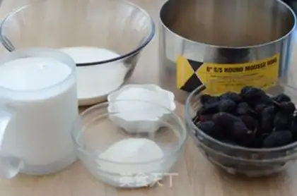 Make Six inches of mousse step 0