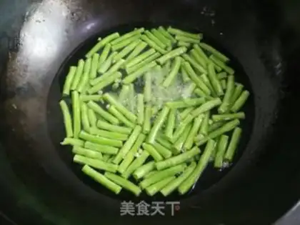 Make Scrambled beans step 1
