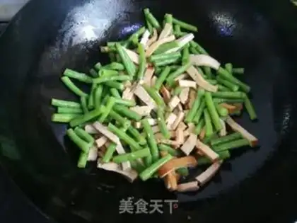 Make Scrambled beans step 4