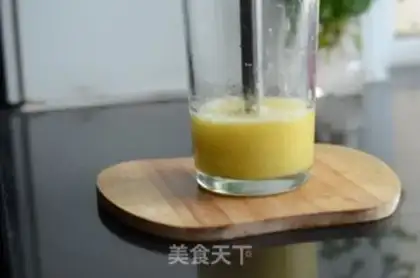 Make Peach and iced cocktails step 2