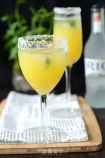 Make Peach and iced cocktails step 5
