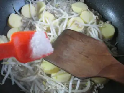 Make The green bean sprouts of meat step 9