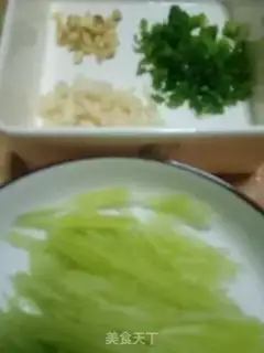 Make The appetizer noodles step 1