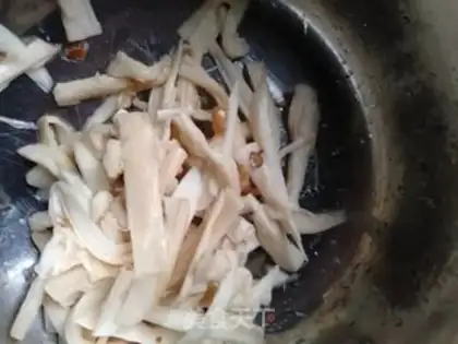 Make The pepper apricot mushrooms step 3