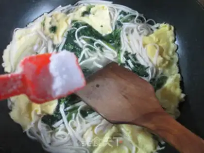 Make Duck omelet cranberry noodles step 6