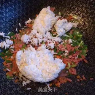 Make Carrot sausage fried rice step 3