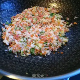 Make Carrot sausage fried rice step 5