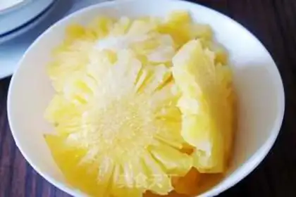 Make Pineapple juice step 1
