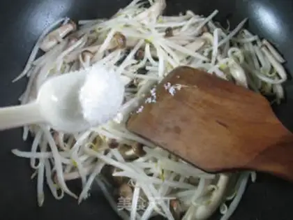 Make Crab mushrooms and sprouts step 4