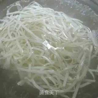 Make Spicy noodles step 3