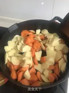 Make Seafood curry bread step 1