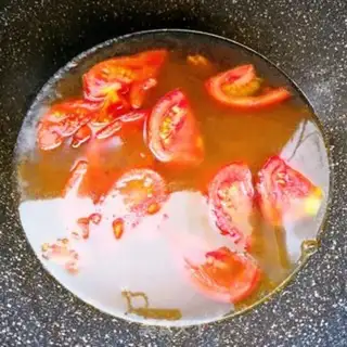 Make Sour sweet tomato egg soup step 3