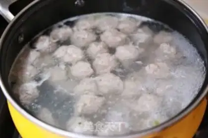 Make Porkball soup step 2