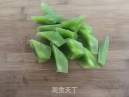 Make Chicken with a head step 1
