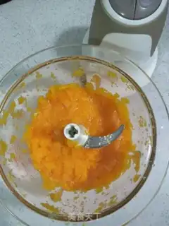 Make Pumpkin juice roll step 2