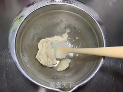 Make Mini cream cake step 4