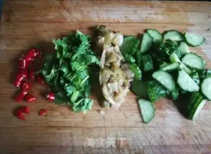 Make cucumber for omelet soup step 0