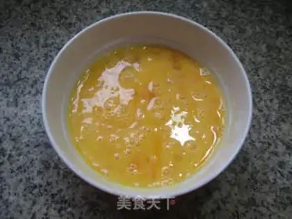 Make The cucumber fried duck eggs step 3