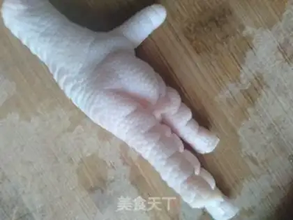 Make Spicy chicken claws step 1