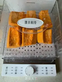Make A soft pumpkin steam cake step 0
