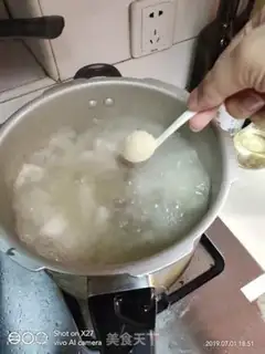 Make Pork soup step 2