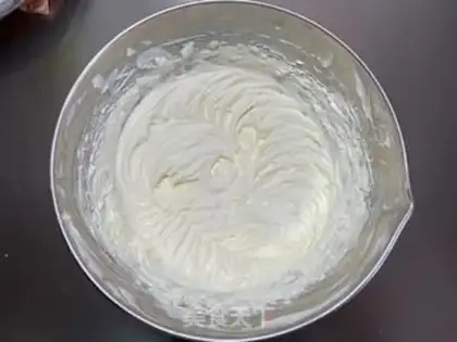 Make Mini cream cake step 17