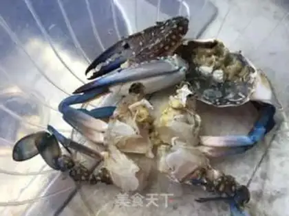 Make Ginger onions and crabs step 0