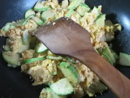 Make Scrambled duck eggs step 7