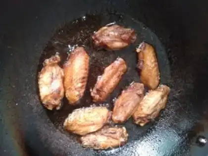 Make Hot chicken wings step 8