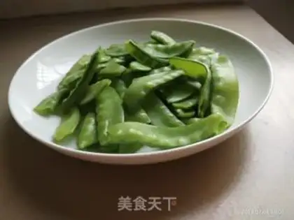 Make Clear the Dutch beans step 0