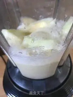Make A melon shake step 3
