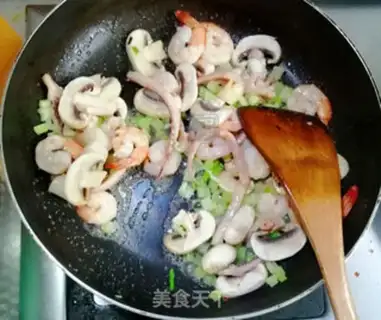 Make Seafood congee step 7