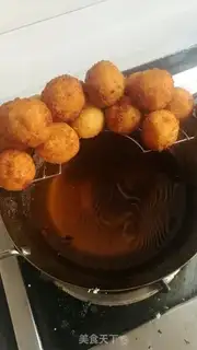 Make Shrimp mashed potatoesballs step 8