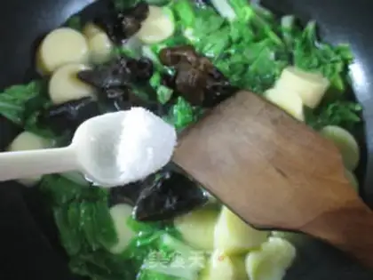 Make Black-middle-sak-sak, tofu, to cook cabbage step 8