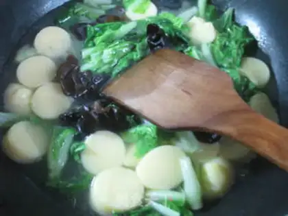 Make Black-middle-sak-sak, tofu, to cook cabbage step 9