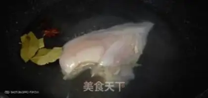 Make Spicy chicken silk step 3