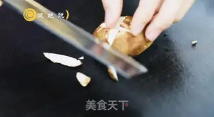 Make The mushroom sea cucumber pours Dutch beans step 1