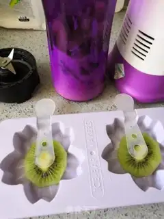 Make A monkey with yogurt ice cream step 1
