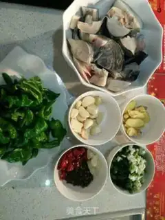 Make Red soup, fat fish step 0
