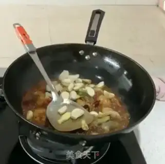 Make Red soup, fat fish step 1