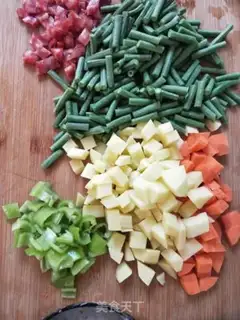 Make Potato salami gravy step 0