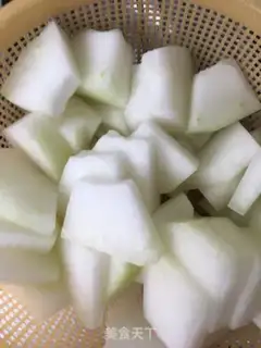 Make The hooves, cucumbers, sea soup step 1