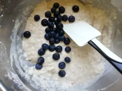 Make Smelted seed blueberry muffins step 2