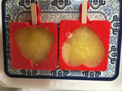 Make Pineapple popsicle step 2