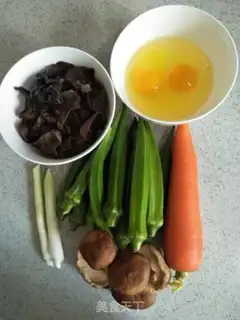 Make Eggs and vegetables step 0