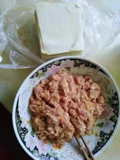 Make Nuts of raw toast step 0