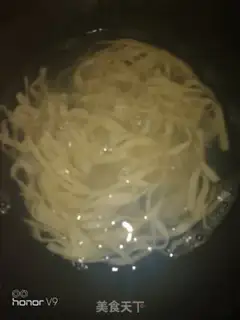 Make Potato-covered noodles step 2