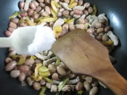 Make Squeeze in the cabbage and make peanuts step 9