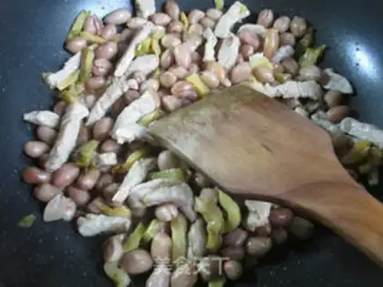 Make Squeeze in the cabbage and make peanuts step 11