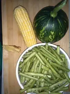 Make What a vegetable soup step 0